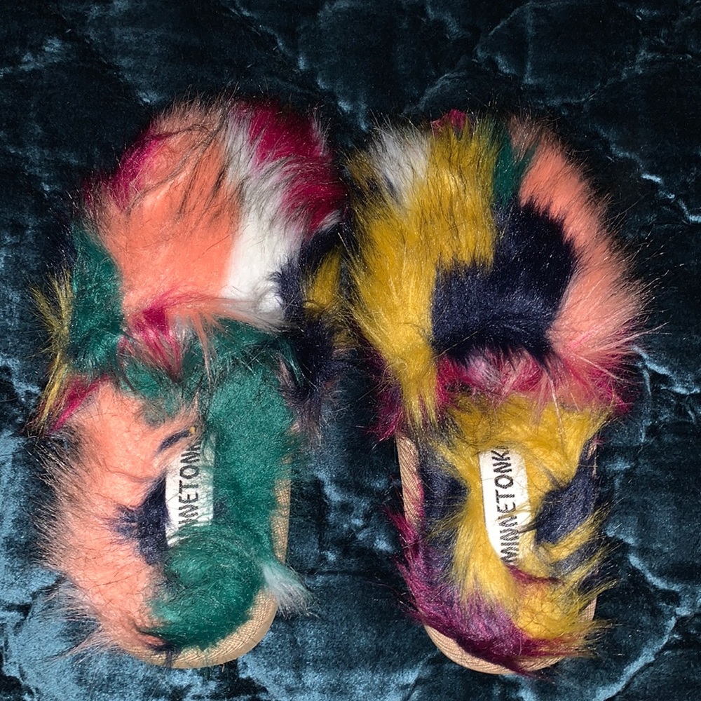 Minnetonka faux fur indoor/outdoor slide-Lolo size 6